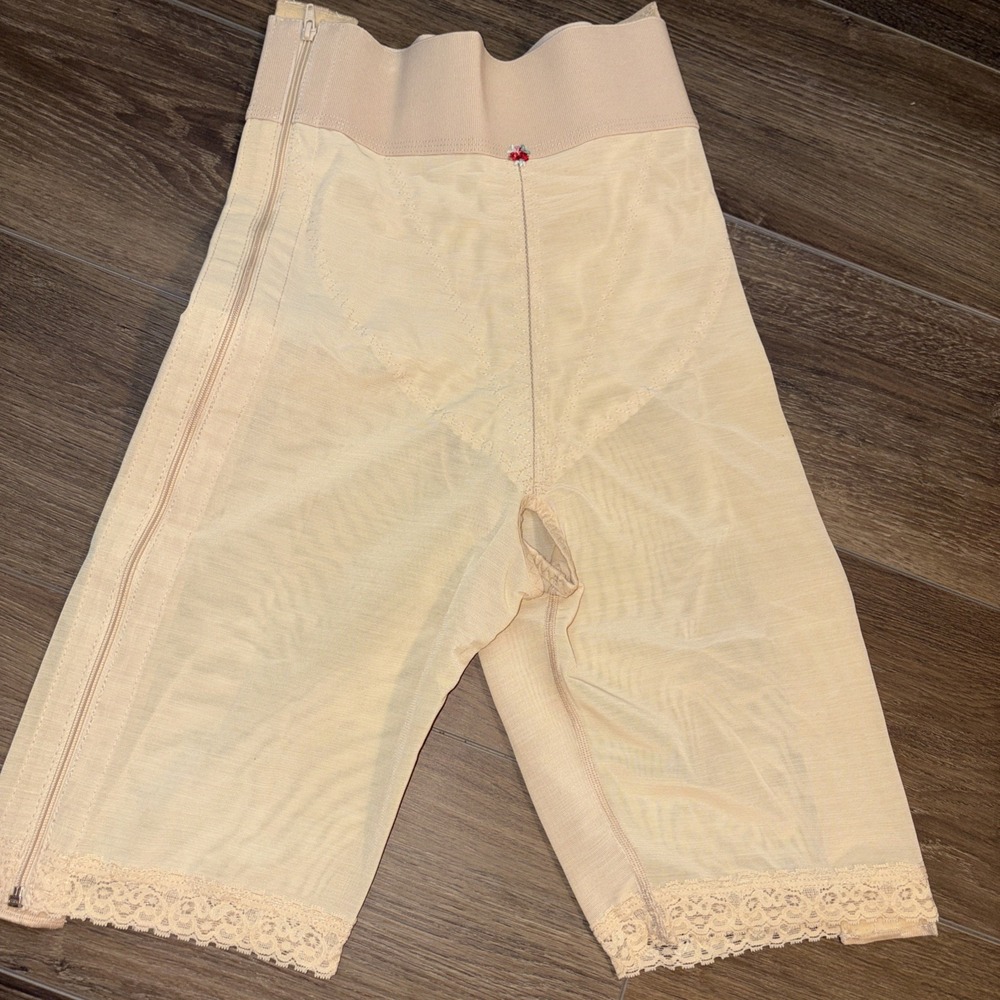 Design Veronique Womens Tan Zippered Above Knee Girdle Size Large 753 Beige